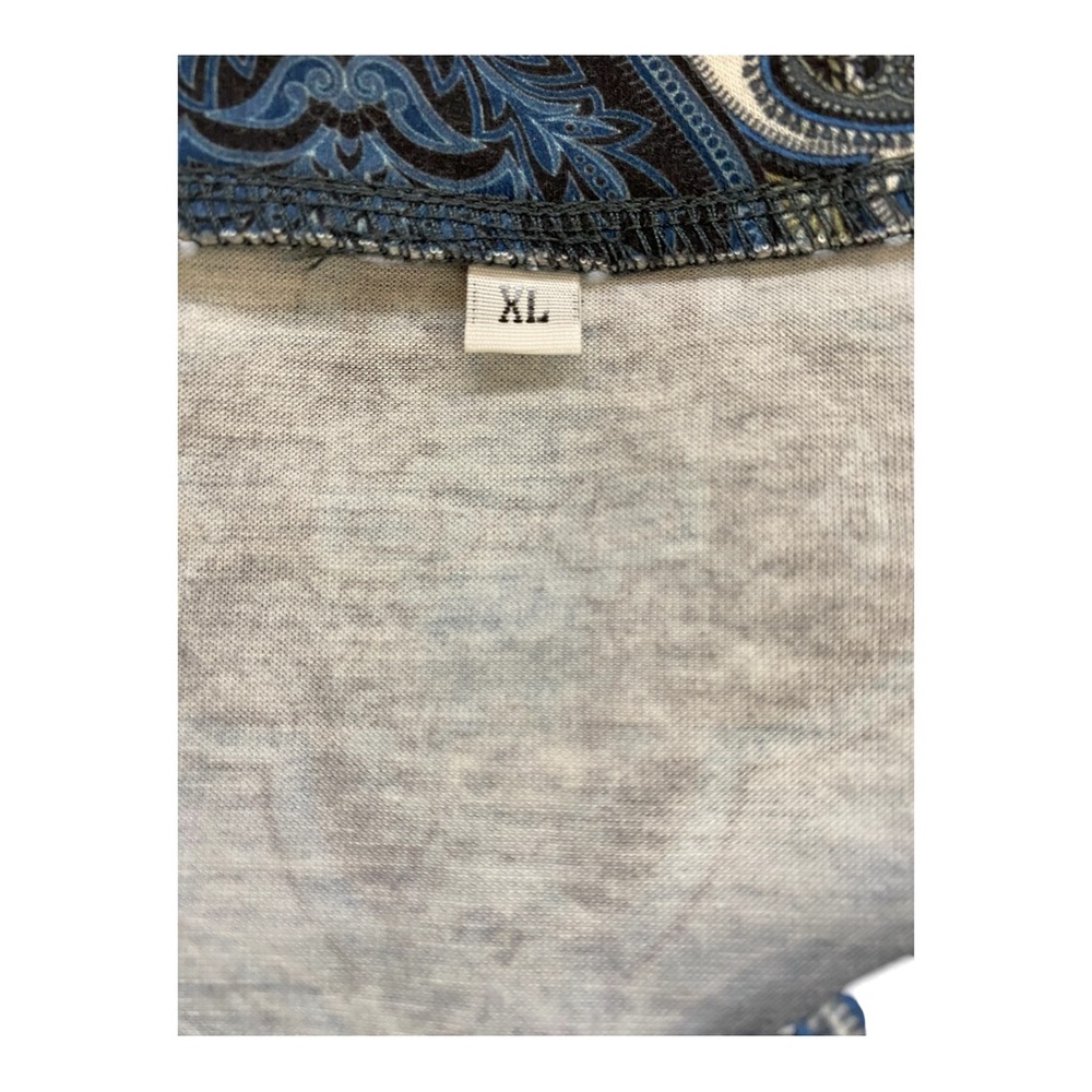 XL Shades Of Blue Paisley V-Neck Top - Picture 16 of 16